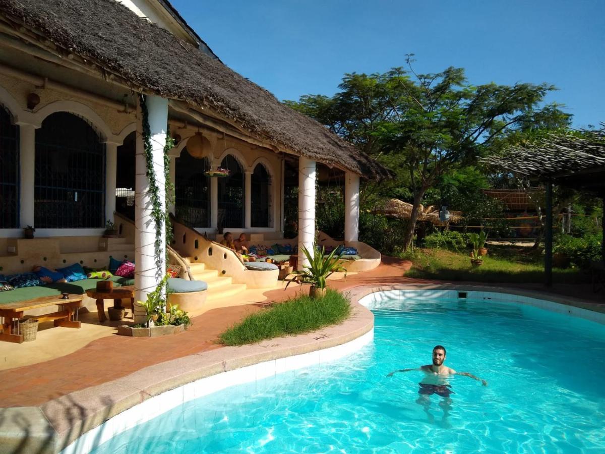 Distant Relatives Ecolodge & Backpackers Kilifi Eksteriør bilde