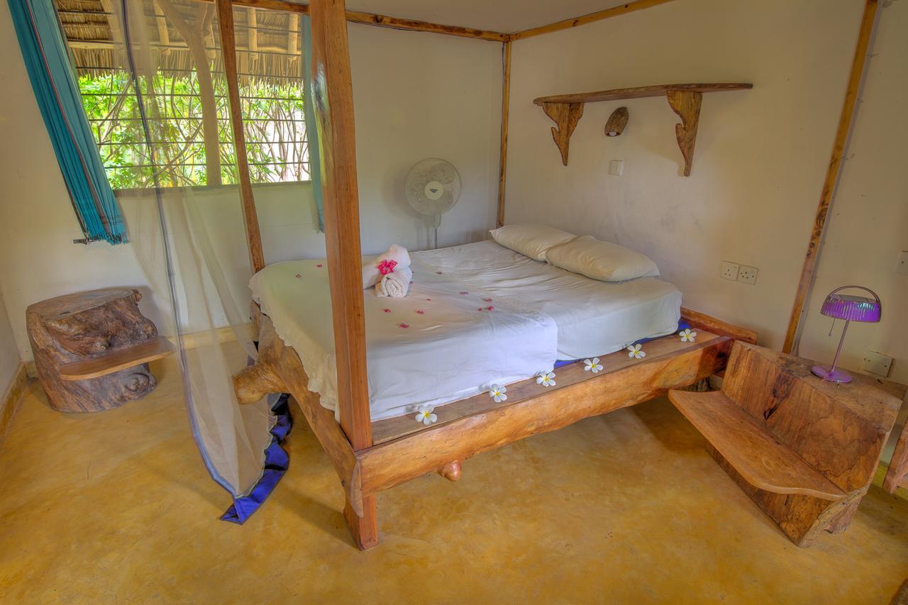 Distant Relatives Ecolodge & Backpackers Kilifi Eksteriør bilde