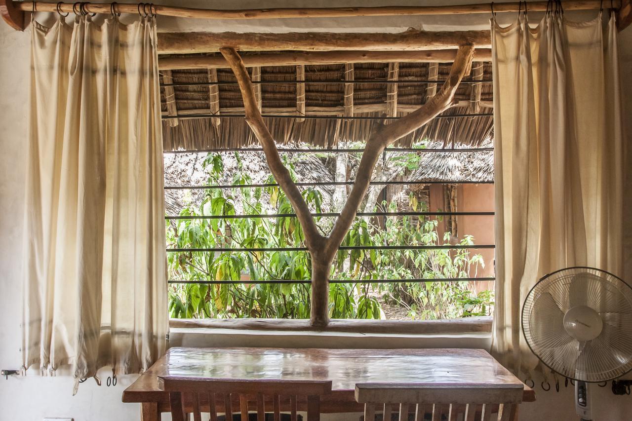 Distant Relatives Ecolodge & Backpackers Kilifi Eksteriør bilde