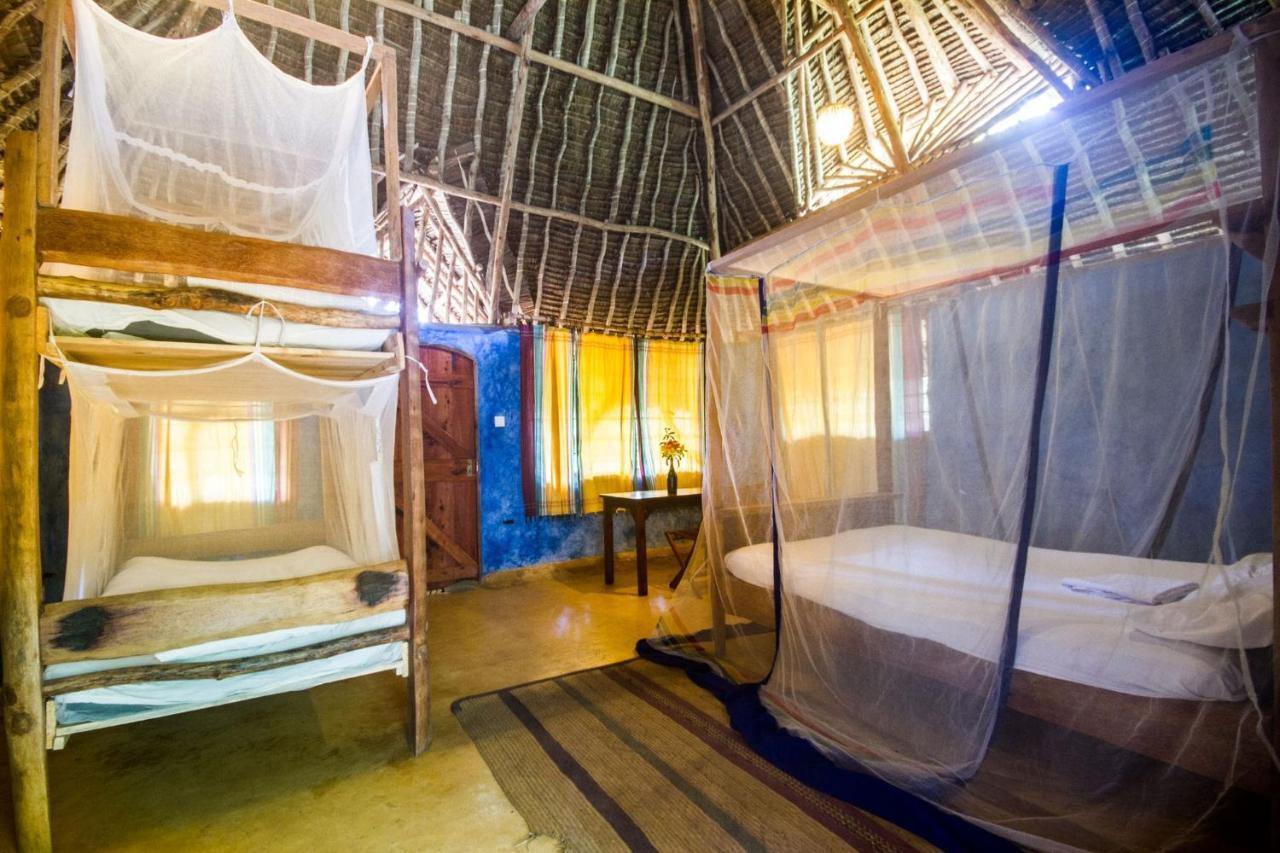 Distant Relatives Ecolodge & Backpackers Kilifi Eksteriør bilde