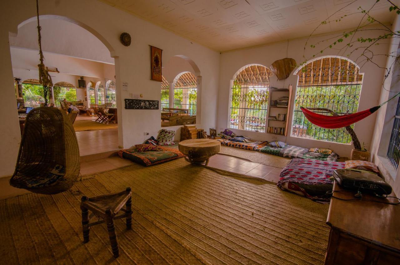 Distant Relatives Ecolodge & Backpackers Kilifi Eksteriør bilde